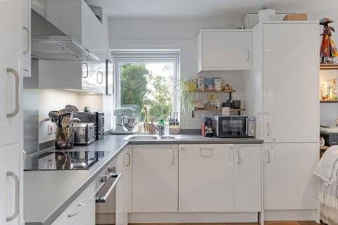 2 bedroom flat for sale, Waterfall Cottages, LONDON SW19