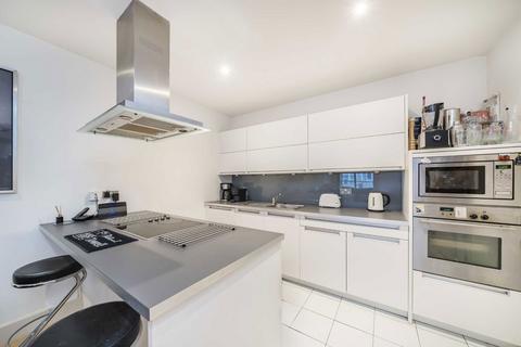 2 bedroom flat for sale, Woodman Mews, Kew TW9