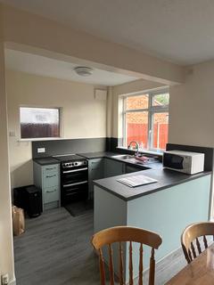 3 bedroom semi-detached house to rent, Gayton Avenue (Belgrave), Leicester LE4