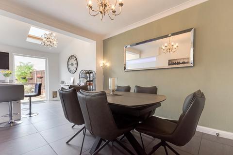 4 bedroom semi-detached house for sale, Cedar Avenue, Sidcup, DA15