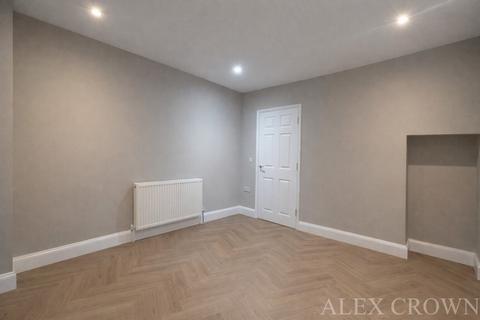 4 bedroom terraced house to rent, Davis Street, Plaistow