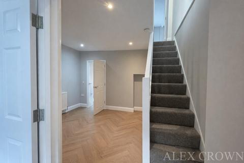 4 bedroom terraced house to rent, Davis Street, Plaistow