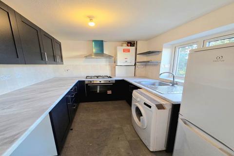 2 bedroom maisonette to rent, Sutton Hall Road, Hounslow, Middlesex