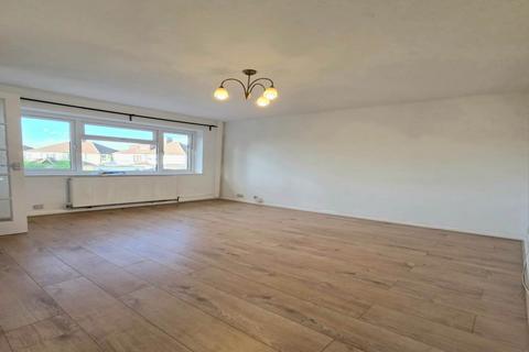 2 bedroom maisonette to rent, Sutton Hall Road, Hounslow, Middlesex