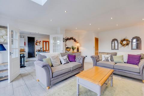 4 bedroom detached house for sale, Clos Y Bryn, Rhiwbina, Cardiff