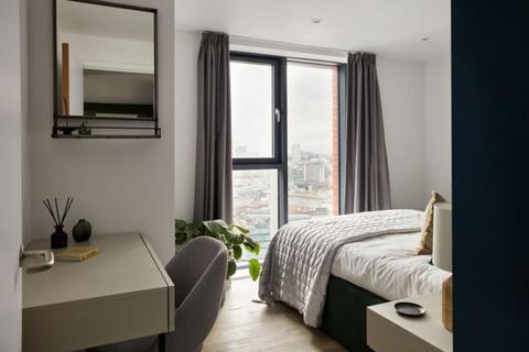 3 bedroom apartment to rent, St George Wharf, London, SW8