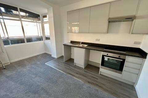 1 bedroom flat to rent, NEW MODERN ONE BEDROOM FIRST FLOOR FLAT LOCATED IN BOSCOMBE PRECINCT/CHRISTCHURCH ROAD