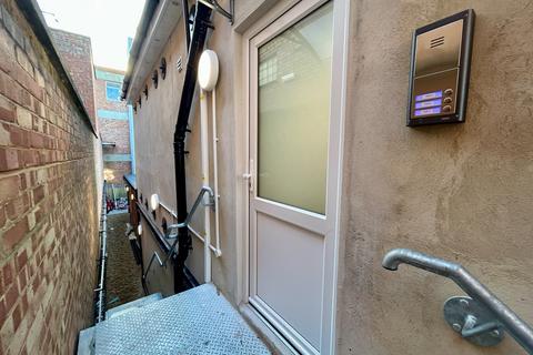 1 bedroom flat to rent, NEW MODERN ONE BEDROOM FIRST FLOOR FLAT LOCATED IN BOSCOMBE PRECINCT/CHRISTCHURCH ROAD