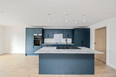 4 bedroom detached house for sale, Old Shoreham Road, Lancing, West Sussex, BN15