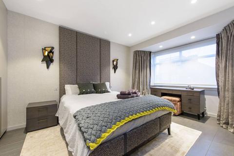 3 bedroom house to rent, Pentland Close, Cricklewood, London, NW11