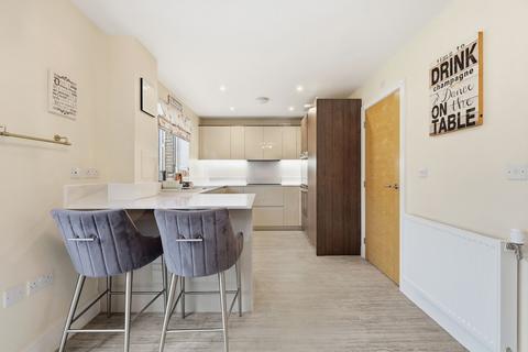 4 bedroom detached house for sale, Birnam Crescent, Chigwell, IG7