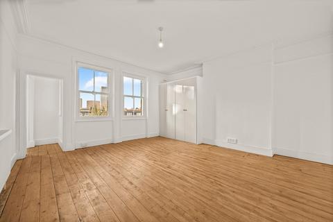 1 bedroom flat for sale, Greencroft Gardens, South Hampstead, London