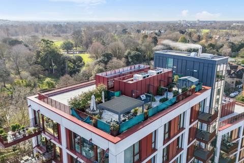 2 bedroom flat for sale, Hollandbury House, 4 Brent Way, Brentford, Middlesex