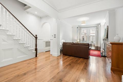 4 bedroom terraced house to rent, Burnfoot Avenue, London