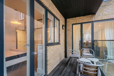 2 bedroom apartment for sale, Stamford Road, London, N1