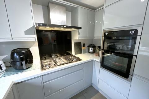 3 bedroom semi-detached house for sale, Petersfield Drive, Rowley Regis B65