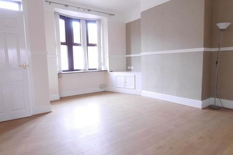 2 bedroom terraced house to rent, Warrington Road, Abram