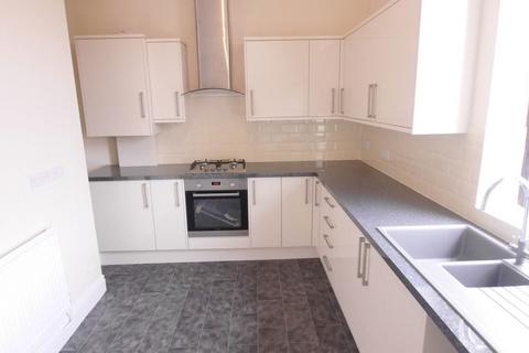 2 bedroom terraced house to rent, Warrington Road, Abram