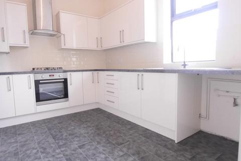 2 bedroom terraced house to rent, Warrington Road, Abram