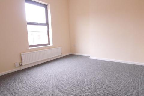 2 bedroom terraced house to rent, Warrington Road, Abram