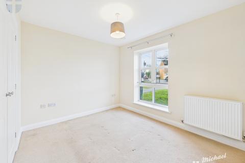 2 bedroom flat to rent, Poole Close, Aylesbury, Buckinghamshire