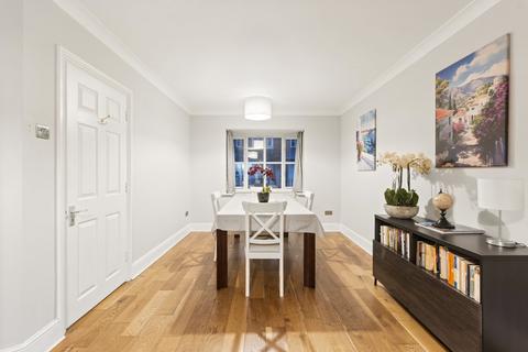 undefined, Cottesloe Mews, London