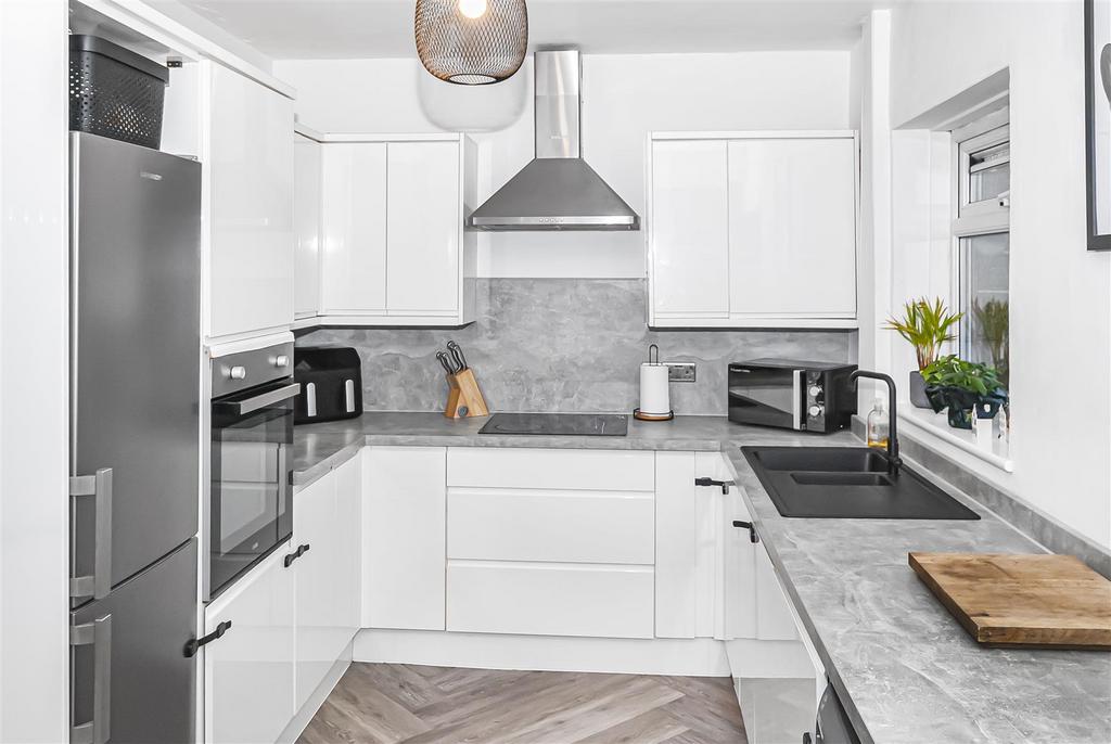 Kitchen/ Dining Area