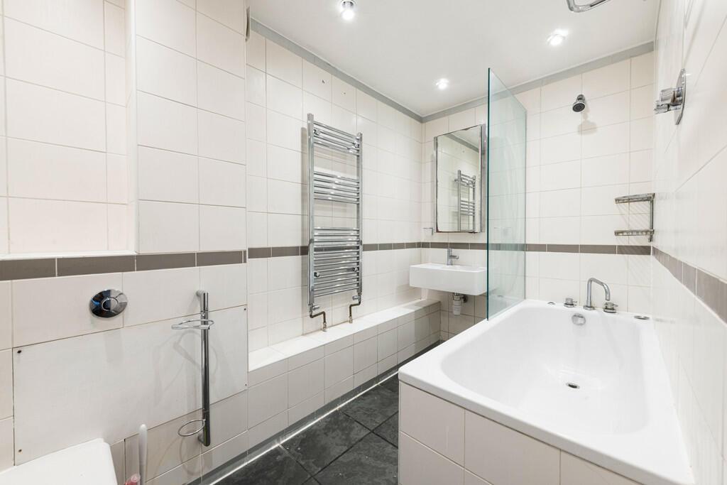 10 Bathroom