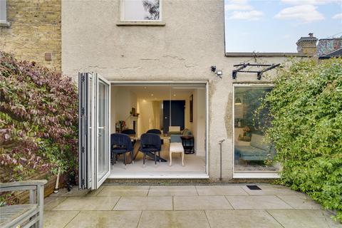 2 bedroom apartment for sale, Burland Road, SW11