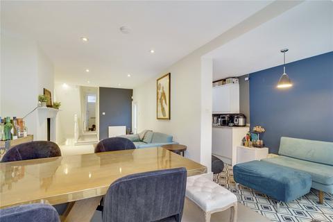 2 bedroom apartment for sale, Burland Road, SW11