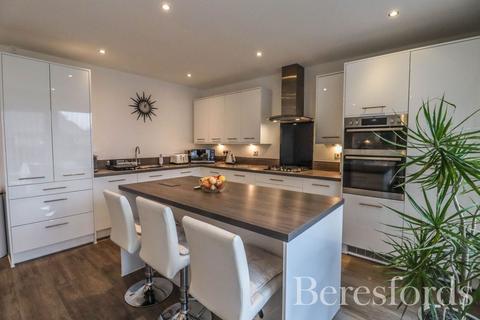 4 bedroom detached house for sale, Dowsett Drive, Silver End, CM8