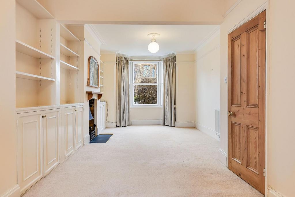 House in Cambridge, Petersfield - More