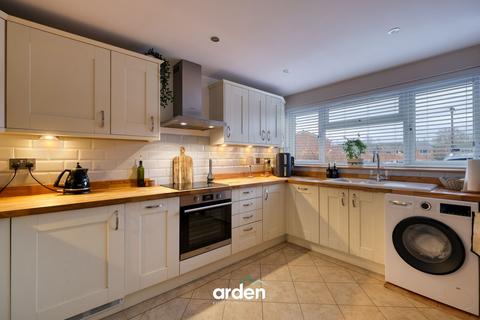 3 bedroom terraced house for sale, Greenside, Stoke Prior, B60