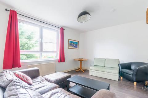 2 bedroom flat to rent, 2415L Loganlea Road, Edinburgh, EH7 6NN