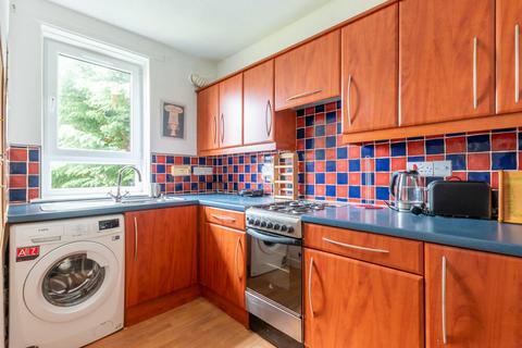 2 bedroom flat to rent, 2415L Loganlea Road, Edinburgh, EH7 6NN