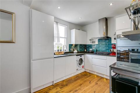 3 bedroom flat to rent, Granville House, London SW2