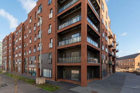 3 bedroom flat to rent, Ocean Drive, Leith, Edinburgh