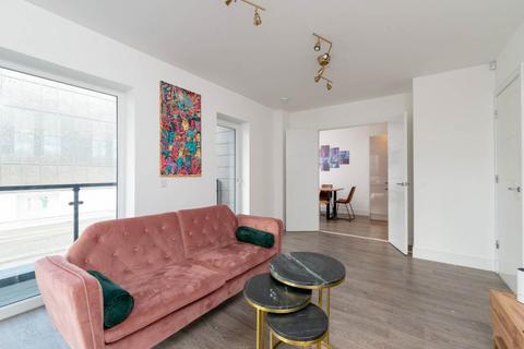 3 bedroom flat to rent, Ocean Drive, Leith, Edinburgh