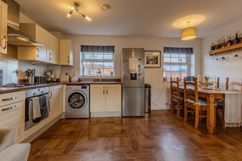 Kitchen Dining Area
