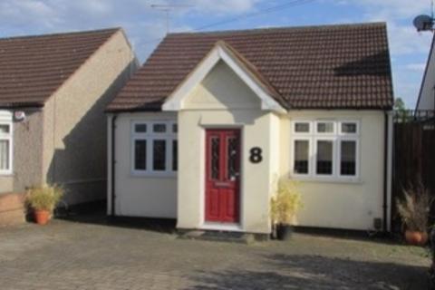 3 bedroom bungalow to rent, 8 Merlin Road, Romford
