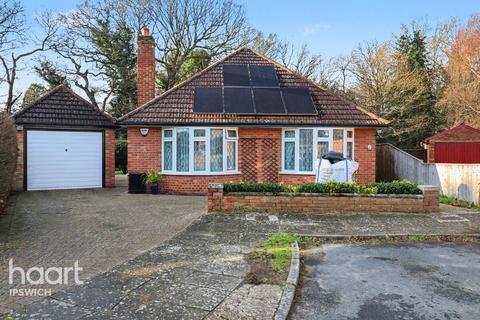 2 bedroom detached bungalow for sale, St Augustines Gardens, Ipswich