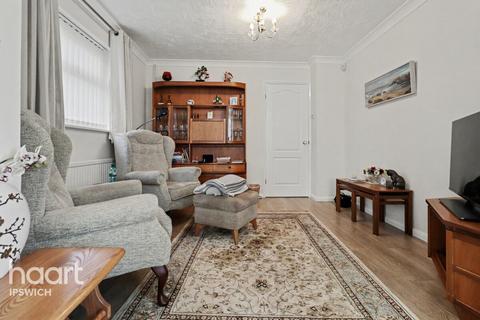 2 bedroom detached bungalow for sale, St Augustines Gardens, Ipswich