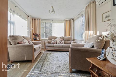 2 bedroom detached bungalow for sale, St Augustines Gardens, Ipswich
