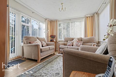 2 bedroom detached bungalow for sale, St Augustines Gardens, Ipswich