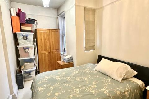1 bedroom flat to rent, Kensington Church Street, London W8