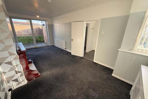 3 bedroom property to rent, Firs Avenue, Wirral CH63