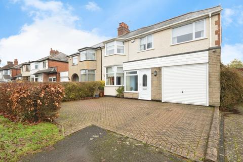4 bedroom semi-detached house for sale, Hollywood Lane, Birmingham B47
