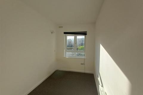 2 bedroom apartment to rent, Regency Court, Sovereign Heights, Langley