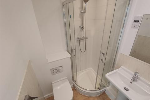 2 bedroom apartment to rent, Regency Court, Sovereign Heights, Langley