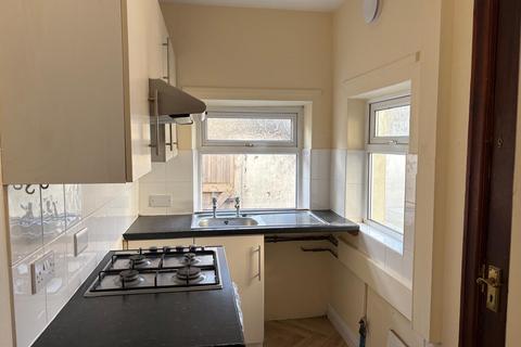 2 bedroom terraced house to rent, Dent Street, Colne BB8